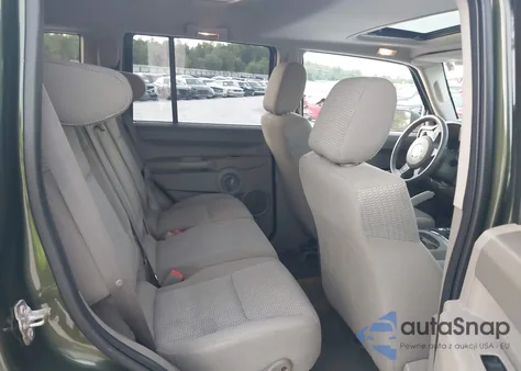 2006 Jeep Commander из США, поврежденный, VIN 1J8HG48K76C307788